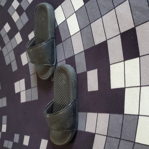 Vinyl Logo Slides - Picture 4 of 7